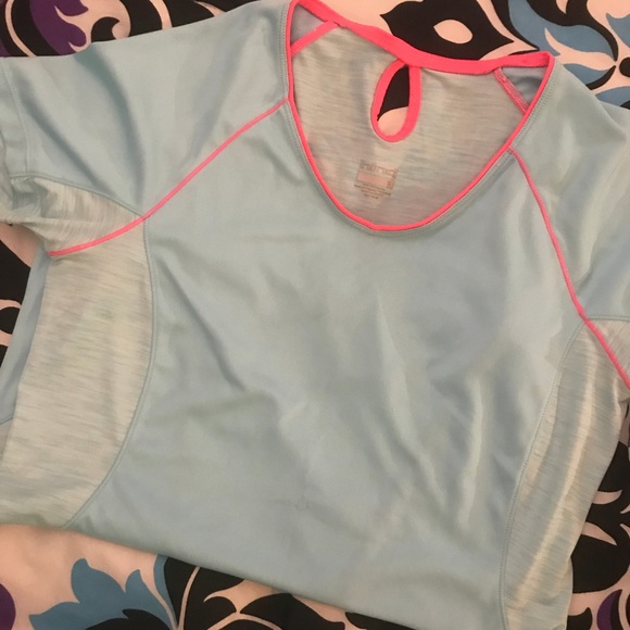 Workout tops - Picture 4 of 6